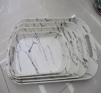 BANDEJA MELAMINA CON ASAS SIMIL MARMOL 51*33*5CM