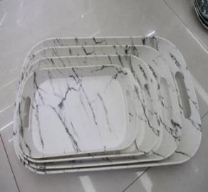 BANDEJA MELAMINA CON ASAS SIMIL MARMOL 36*23*4CM